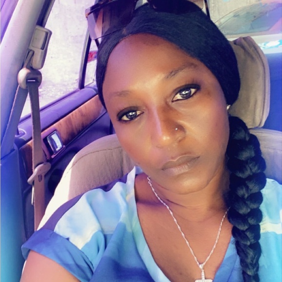 Meet your Posher, Staceyann - Picture 1 of 1